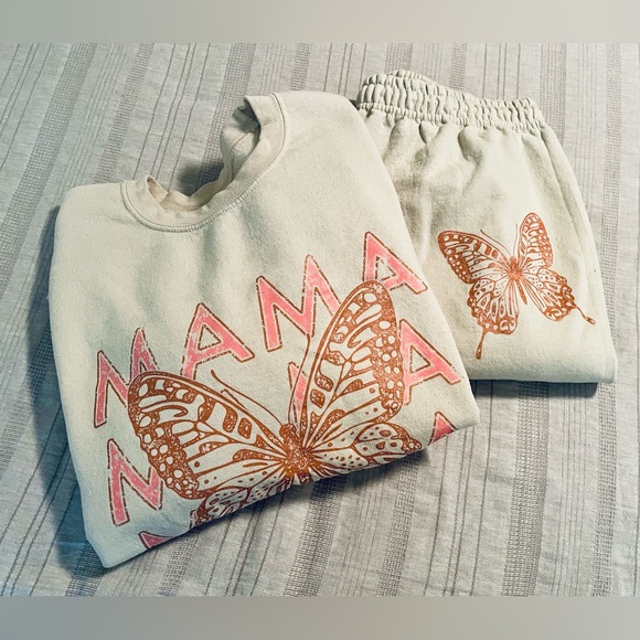 Three Bird Nest - Butterfly Mama Set - Graphic Sweatshirt and Pants Set - L/XL - Picture 5 of 8
